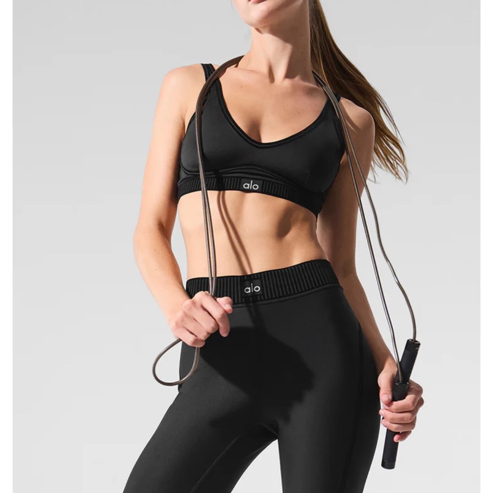 ALO Yoga Airlift Line Up Bra and Airlift High-waist 7/8 Line Up Legging